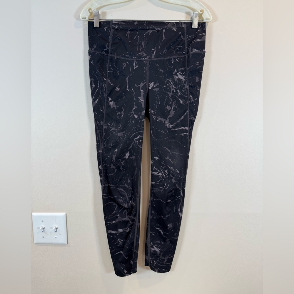 🔥Athleta Women’s Black Marble Print Leggings Size M EUC🔥